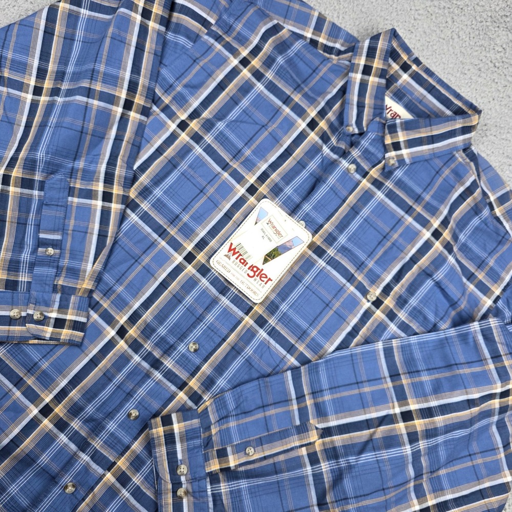 Wrangler Rugged Wear Mens XL Blue Plaid Long Sleeve Button Down Shirt